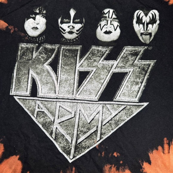 Kiss Bleach Dye Band Tee - Picture 2 of 4